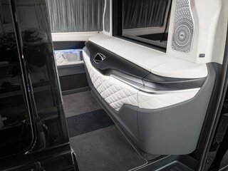 2024 Mercedes-Benz V-Класс Long 300 d длинный III (W447) Рестайлинг 2, чёрный, 28000000 рублей, вид 3