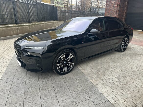 2023 BMW 7 серии 740d xDrive VII (G70), чёрный, 13300000 рублей - вид 6