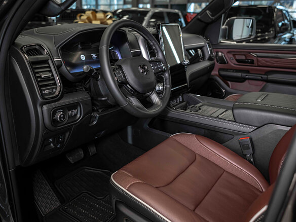 2026 Ram 1500 Crew Cab eTorque V Рестайлинг, серый, 11062679 рублей - вид 11