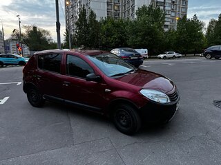 2011 Renault Sandero I, красный, 300000 рублей, вид 1