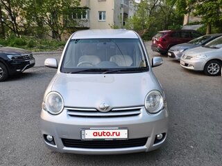 2013 Toyota Sienta I Рестайлинг 2, серебристый, 1000000 рублей, вид 1