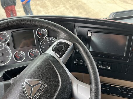 2023 Sinotruk Howo T5G, красный, 10000000 рублей, вид 1