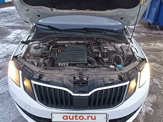 2018 Skoda Octavia III (A7) Рестайлинг, белый, 990000 рублей, вид 3