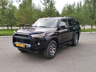 2022 Toyota 4Runner V Рестайлинг, чёрный, 5000000 рублей, вид 4