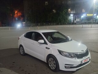 2017 Kia Rio III Рестайлинг, белый, 999999 рублей, вид 2