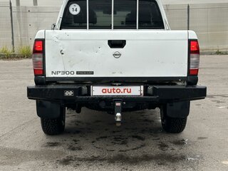 2011 Nissan NP300, белый, 1800000 рублей, вид 4