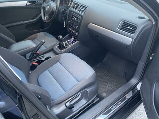 2013 Volkswagen Jetta VI, чёрный, 850000 рублей, вид 5