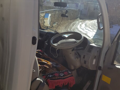 2003 Toyota Dyna, белый, 2000000 рублей, вид 3