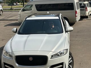 2016 Jaguar F-Pace I, белый, 2850000 рублей, вид 4
