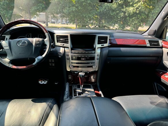 2014 Lexus LX 570 III Рестайлинг, белый, 6200000 рублей - вид 7