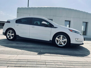 2013 Chevrolet Volt I, белый, 1400000 рублей, вид 4