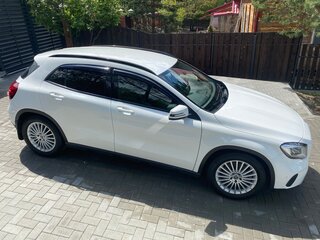 2018 Mercedes-Benz GLA 250 I (X156) Рестайлинг, белый, 2800000 рублей, вид 3