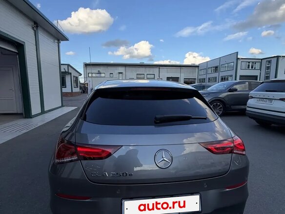 2020 Mercedes-Benz CLA 250 e II (C118, X118), серый - вид 1