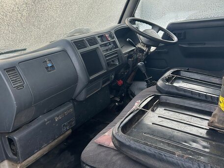 1998 Toyota Dyna, белый, 950000 рублей, вид 2