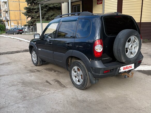 2012 Chevrolet Niva I Рестайлинг, чёрный, 480000 рублей - вид 2