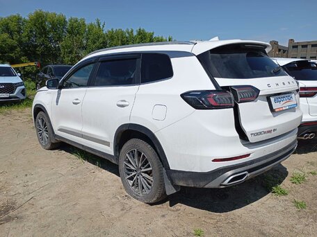 2023 Chery Tiggo 8 Pro e+, белый, 2422500 рублей, вид 2