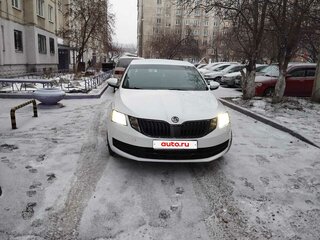 2018 Skoda Octavia III (A7) Рестайлинг, белый, 1287000 рублей, вид 3