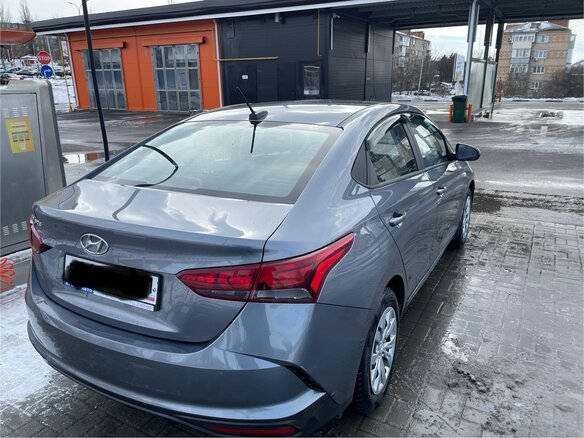 2020 Hyundai Solaris II, серый, 1700000 рублей - вид 4