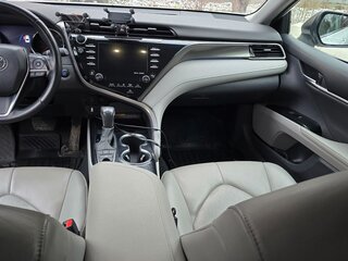 2020 Toyota Camry US Market VIII (XV70) Рестайлинг, белый, 2500000 рублей, вид 5