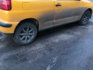 2000 SEAT Ibiza II Рестайлинг, жёлтый, 180000 рублей, вид 3