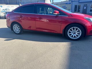 2013 Ford Focus III, красный, 880000 рублей, вид 2