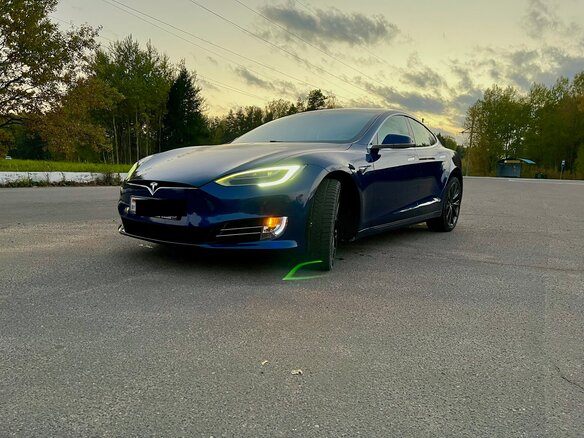 2019 Tesla Model S 75D I Рестайлинг, синий, 2500000 рублей - вид 2