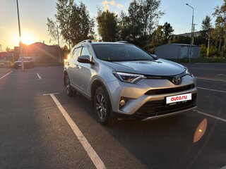 2019 Toyota RAV4 IV (XA40) Рестайлинг, серебристый, 2600000 рублей, вид 3