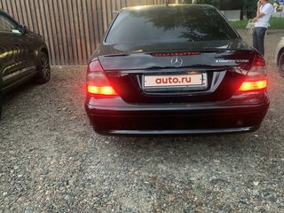 2006 Mercedes-Benz E-Класс 200 III (W211, S211) Рестайлинг, чёрный, 1050000 рублей, вид 4