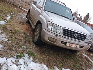 2002 Toyota Land Cruiser 100 Series Рестайлинг 1, серебристый, 2000000 рублей, вид 2