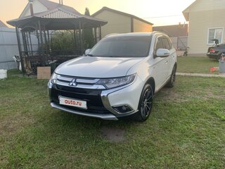 2015 Mitsubishi Outlander III Рестайлинг 2, белый, 2150000 рублей, вид 2
