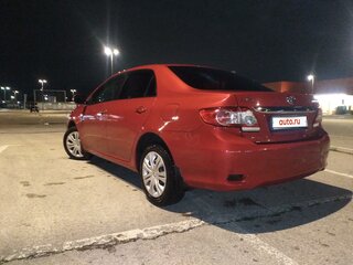 2011 Toyota Corolla X (E140, E150) Рестайлинг, красный, 990000 рублей, вид 4