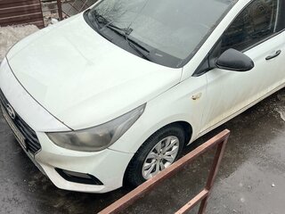 2017 Hyundai Solaris II, белый, 900000 рублей, вид 3