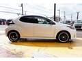 2021 Toyota Yaris IV, белый, 924000 рублей - вид 3