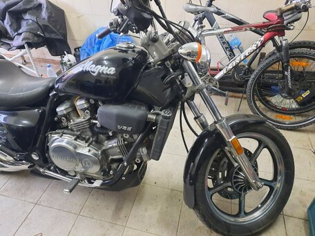 1987 Honda Magna, чёрный, 450000 рублей, вид 3