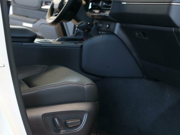2026 Toyota Land Cruiser Prado 250 Series, белый, 11400000 рублей - вид 16