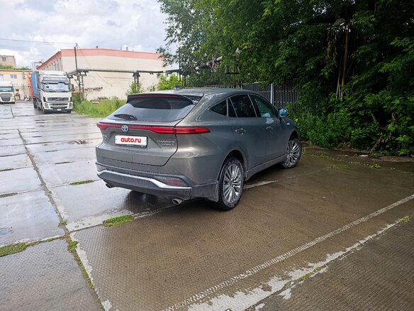 2021 Toyota Harrier IV (XU80), коричневый, 4750000 рублей - вид 2
