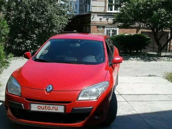 2010 Renault Megane III, красный