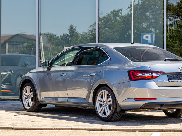 2017 Skoda Superb III, серый, 1595000 рублей - вид 8