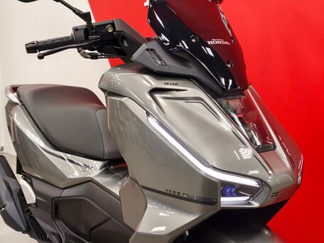 2026 Honda NWG150, серебристый, 399900 рублей, вид 4