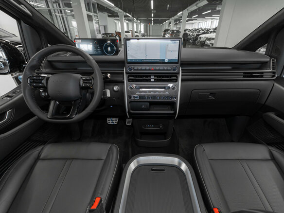 2026 Hyundai Staria I Рестайлинг, чёрный, 7200000 рублей - вид 7