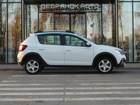 2019 Renault Sandero Stepway II Рестайлинг, белый, 1195000 рублей, вид 4