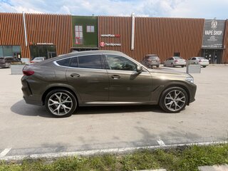 2022 BMW X6 30d III (G06), серый, 9100000 рублей, вид 4