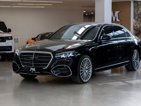2026 Mercedes-Benz S-Класс 580 Long 4MATIC VII (W223) Рестайлинг, чёрный, 28500000 рублей, вид 3