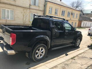 2010 Nissan Navara (Frontier) III (D40) Рестайлинг, чёрный, 1200000 рублей, вид 3