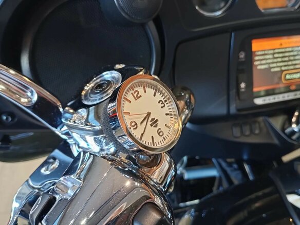 2015 Harley-Davidson Tri Glide, чёрный, 3550000 рублей - вид 11