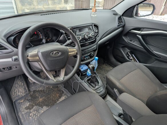 2017 Lada (ВАЗ) Vesta I, красный, 500000 рублей - вид 3