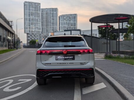 2026 Volkswagen Tiguan L Pro III (China Market), серый, 4700000 рублей, вид 5