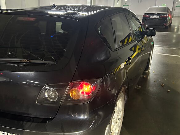2006 Mazda 3 I (BK) Рестайлинг, чёрный, 400000 рублей - вид 3