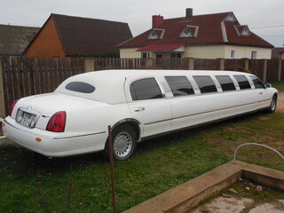 2003 Lincoln Town Car III, белый, 624770 рублей, вид 3