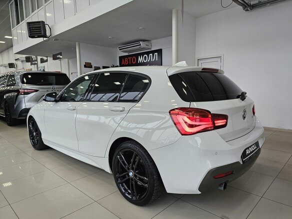 2019 BMW 1 серии 118i II (F20/F21) Рестайлинг 2, белый, 2649000 рублей - вид 5